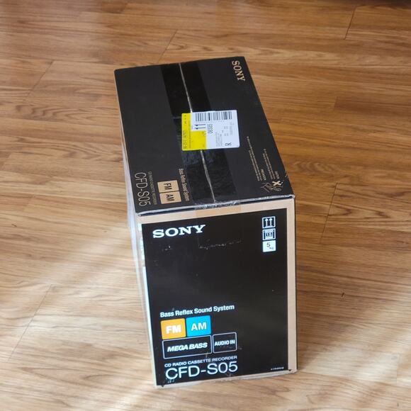 Sony CFD-S05 CD/Headphone Jack/CD-R Playback/Radio/CD-RW.../Cassette NEW SEALED - Picture 3 of 9